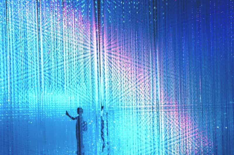 Per i media immersivi, Immersive Digital Experiences Alliance (IDEA).