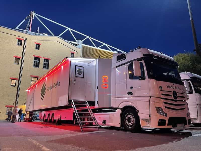 Studio Berlin OB10 outside